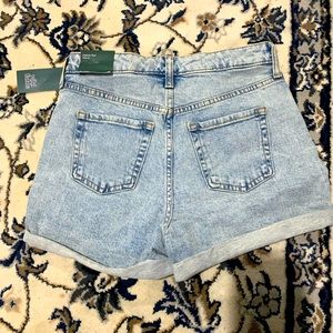 Wild table shorts. Size 2. Never worn.
